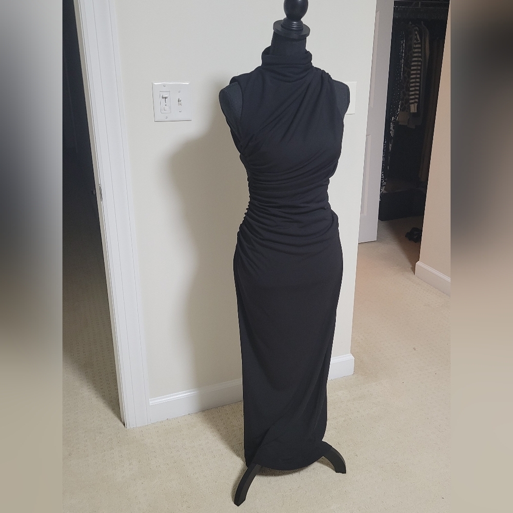 ZARA Elegant Black Sleeveless Dress - Picture 8 of 12